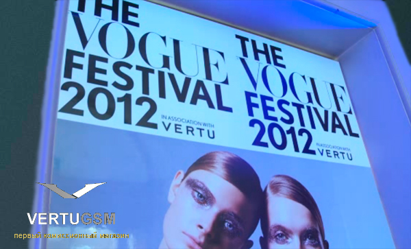 Сенсорный смартфон Vertu Constellation Tuch на Vogue фестивале